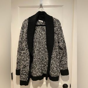 Hinge knitted sweater